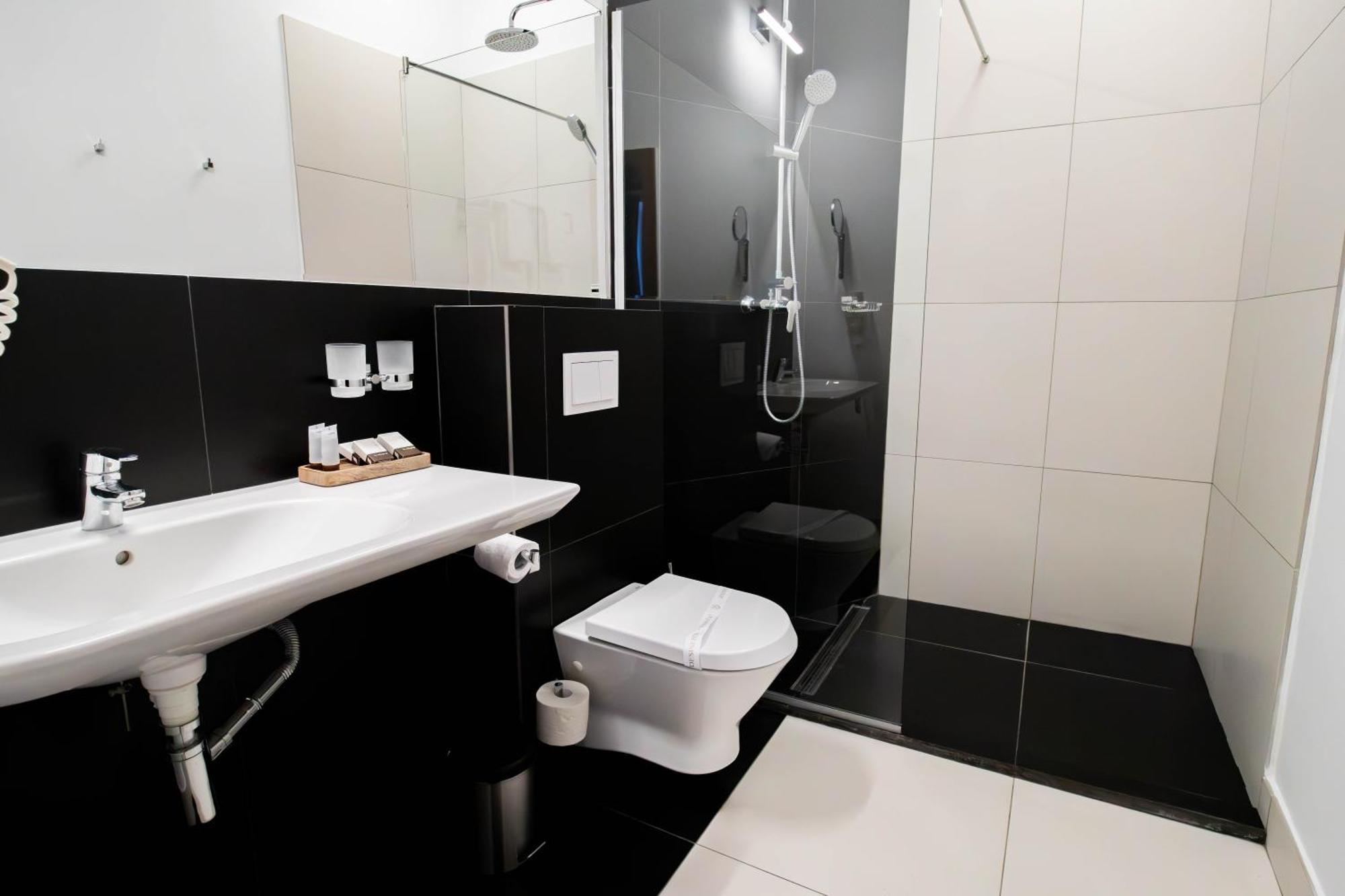 בראשוב Hotel Ottimo מראה חיצוני תמונה