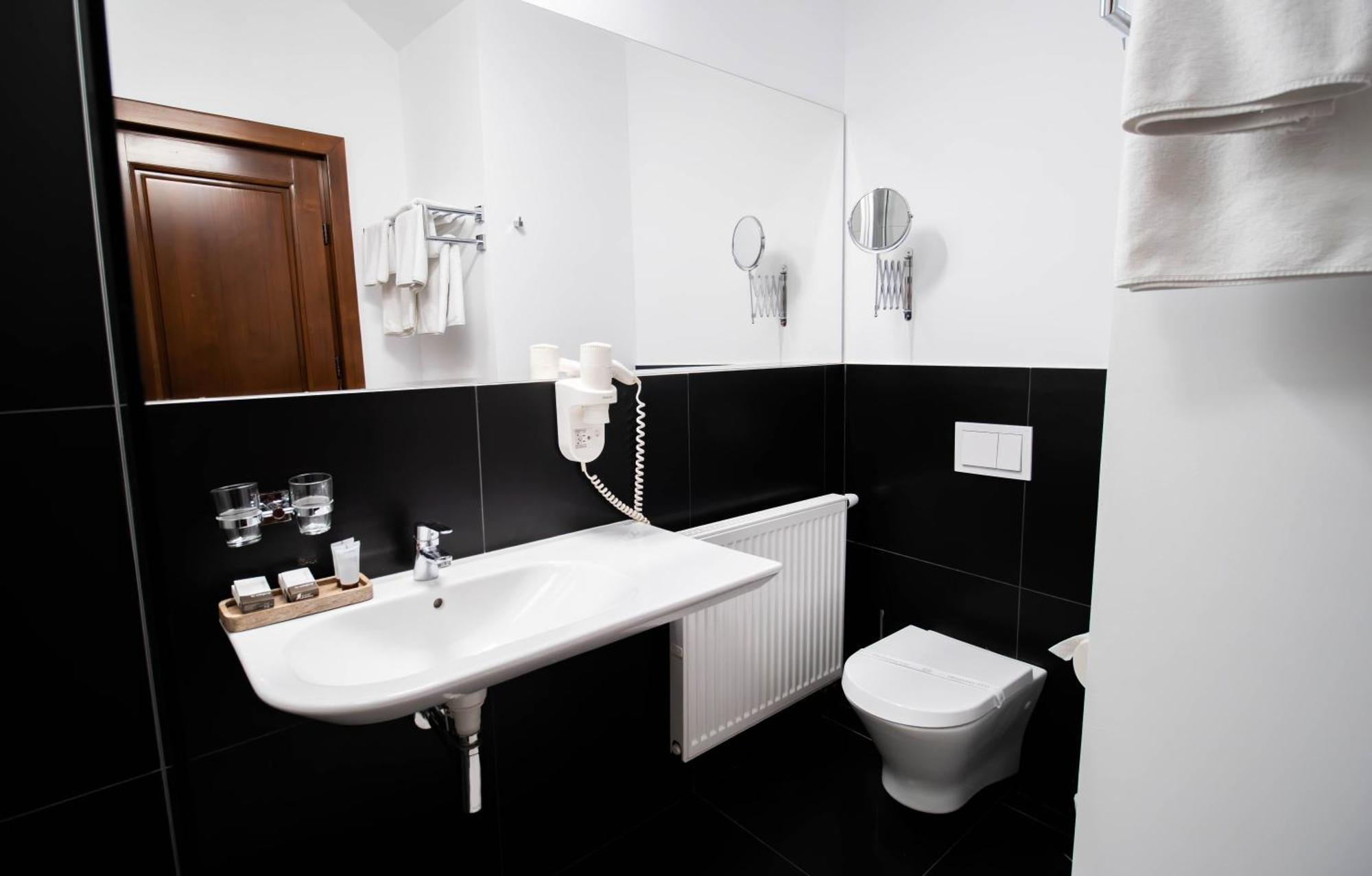 בראשוב Hotel Ottimo מראה חיצוני תמונה