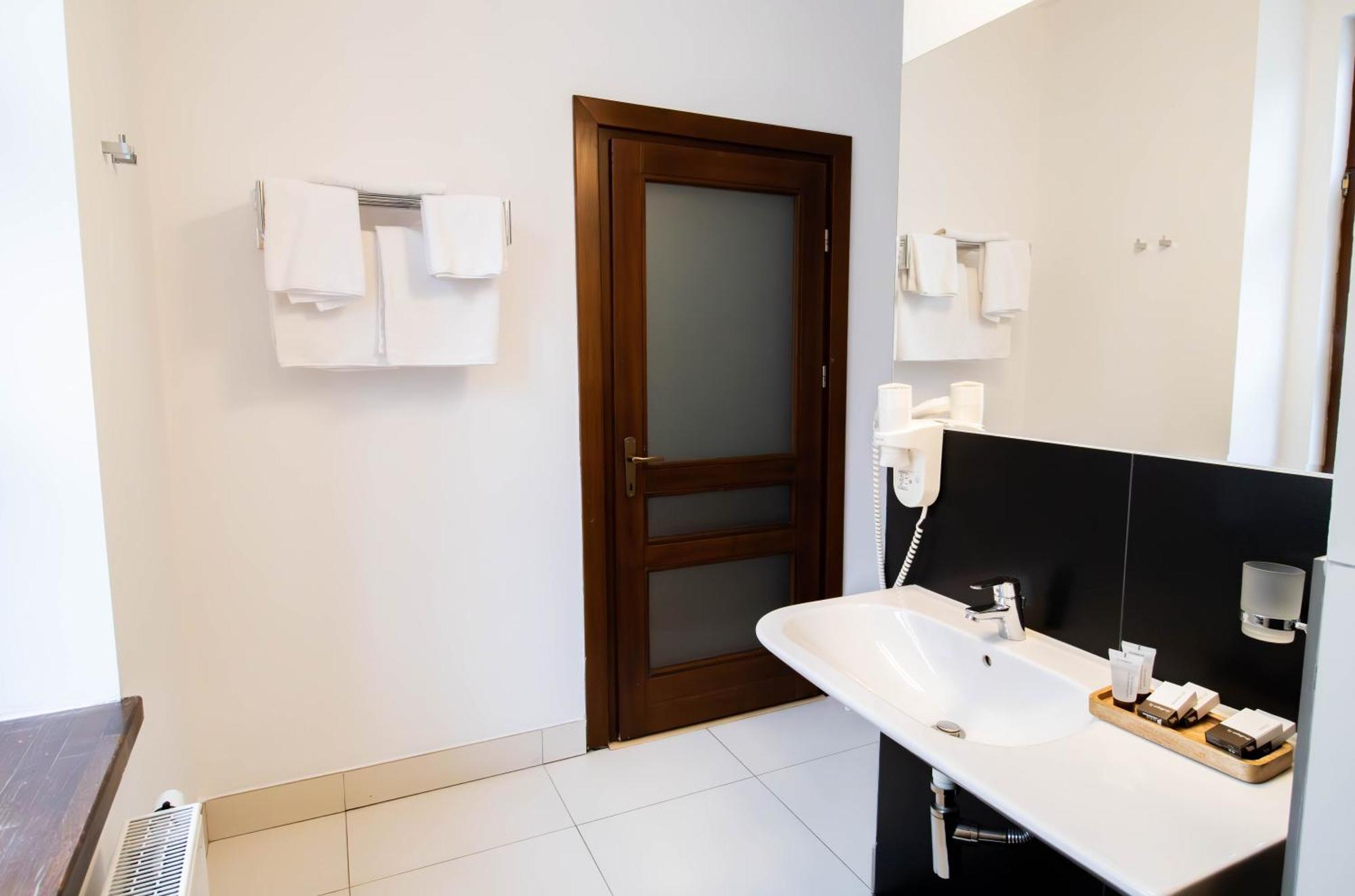 בראשוב Hotel Ottimo מראה חיצוני תמונה